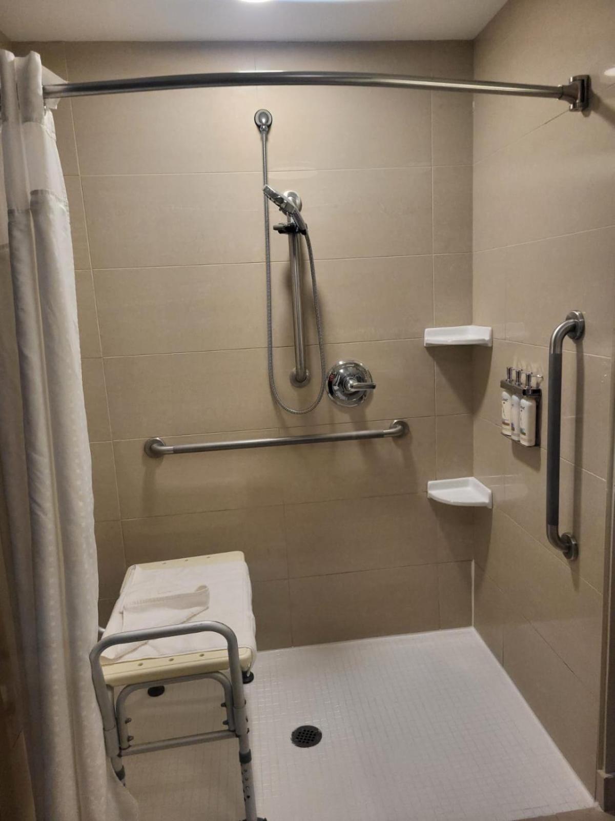 Holiday Inn Express Hotel & Suites Brockville By Ihg Εξωτερικό φωτογραφία