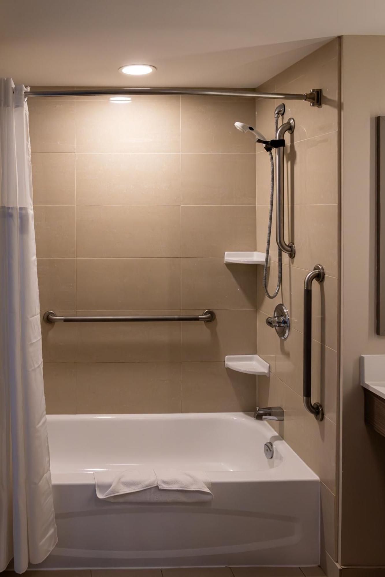 Holiday Inn Express Hotel & Suites Brockville By Ihg Εξωτερικό φωτογραφία