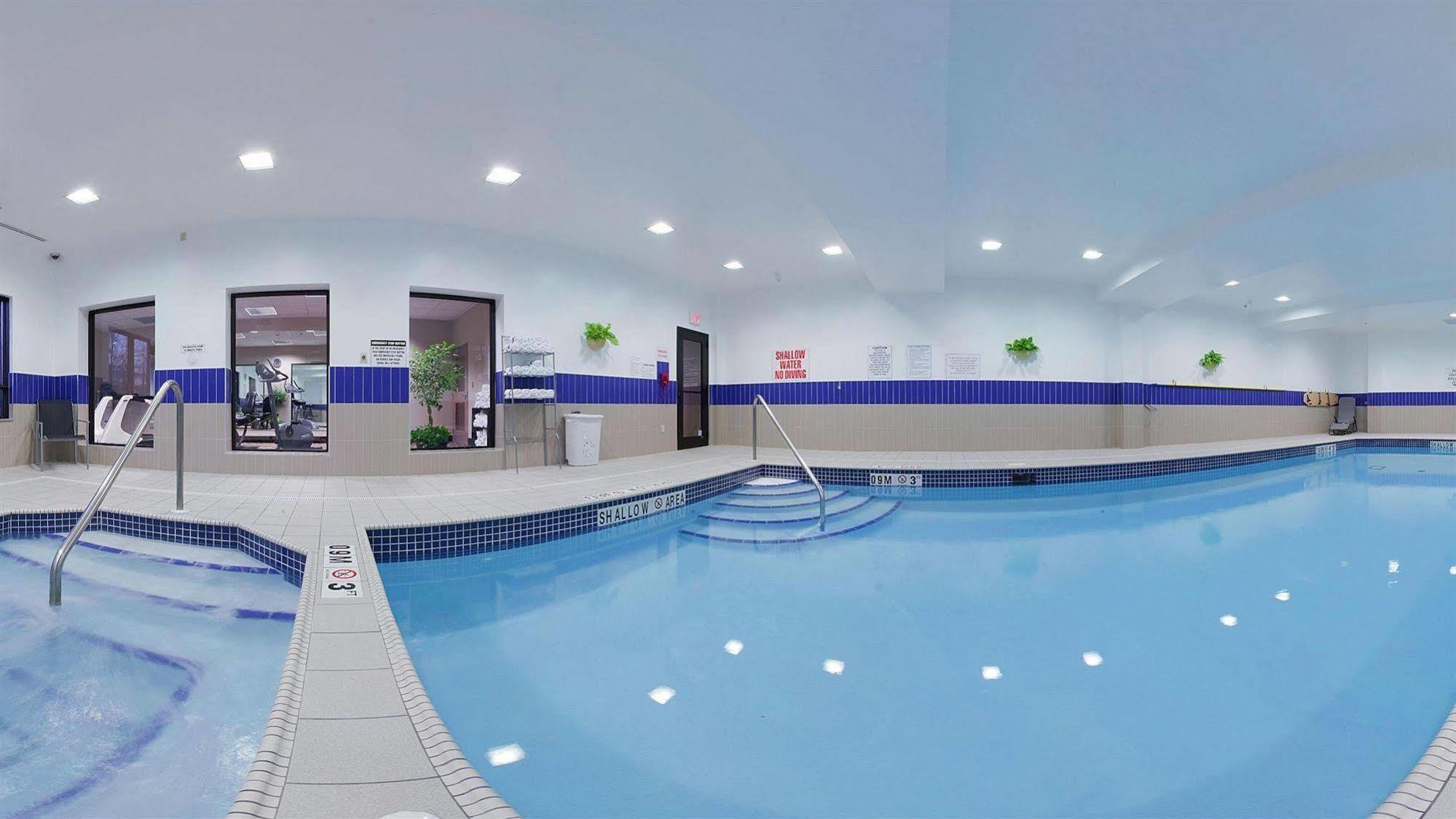 Holiday Inn Express Hotel & Suites Brockville By Ihg Εξωτερικό φωτογραφία